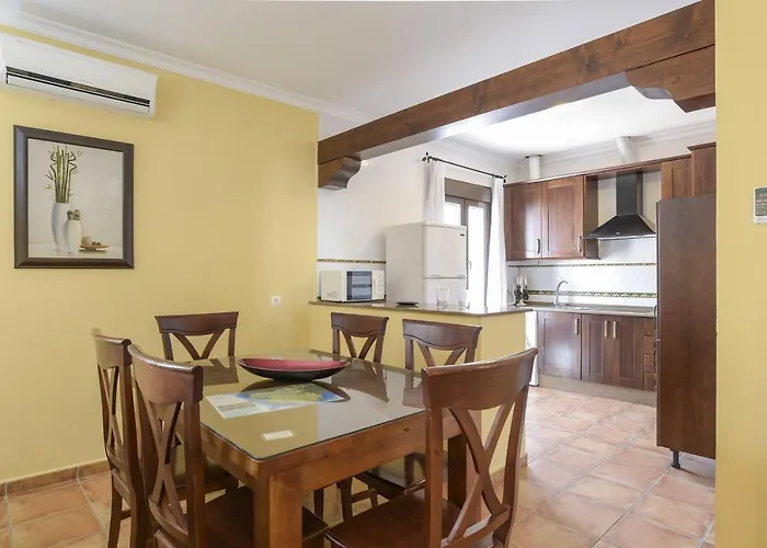 Fuentes Solo Familias Landhaus Conil De La Frontera